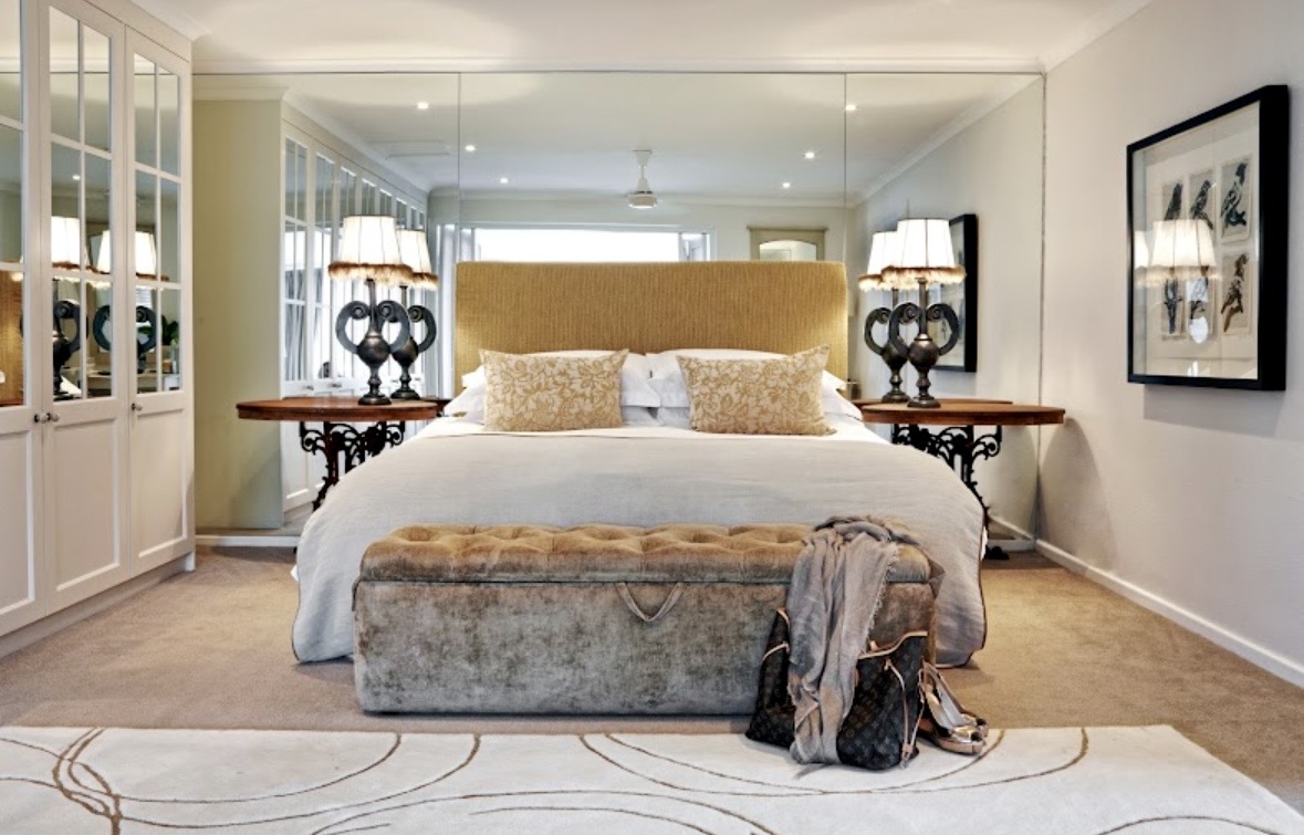 Plaswood venetian blinds installed by Custom Blinds at Leisure Isle Lodge Knysna, the moisture-proof venetian specified for George bathrooms and kitchens