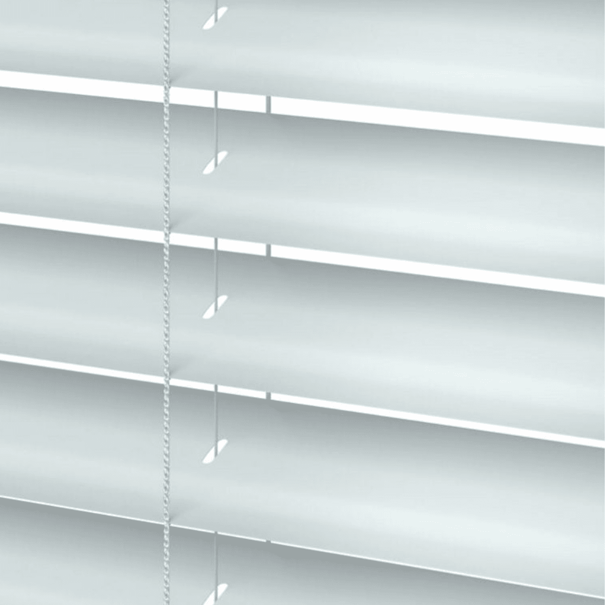 Aluminium blind 50 mm slates in white Aluminium blind 50 mm slates in white