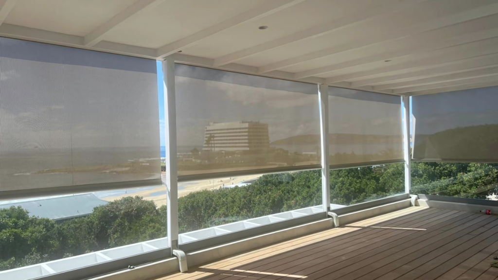 Outdoor blinds sunworker