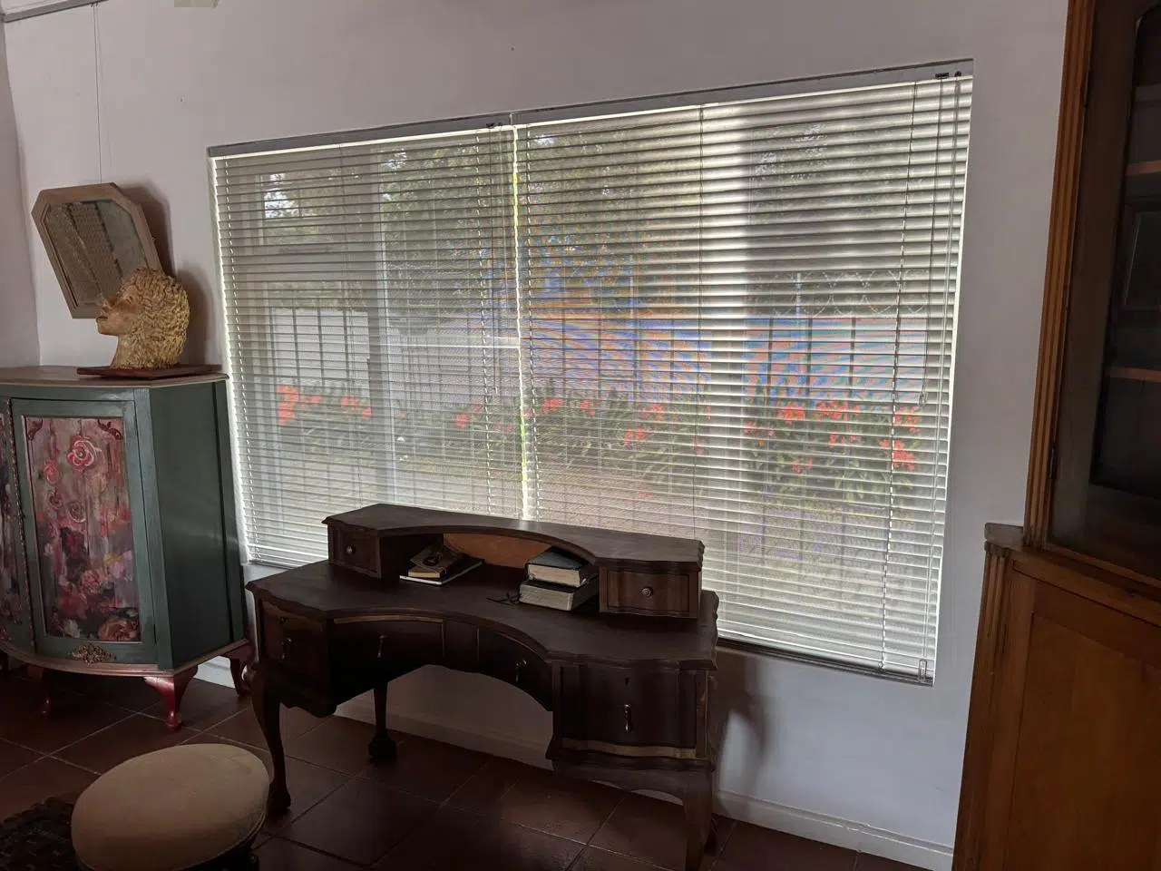 Aluminium venetian blinds installed in a Knysna art studio with natural light control