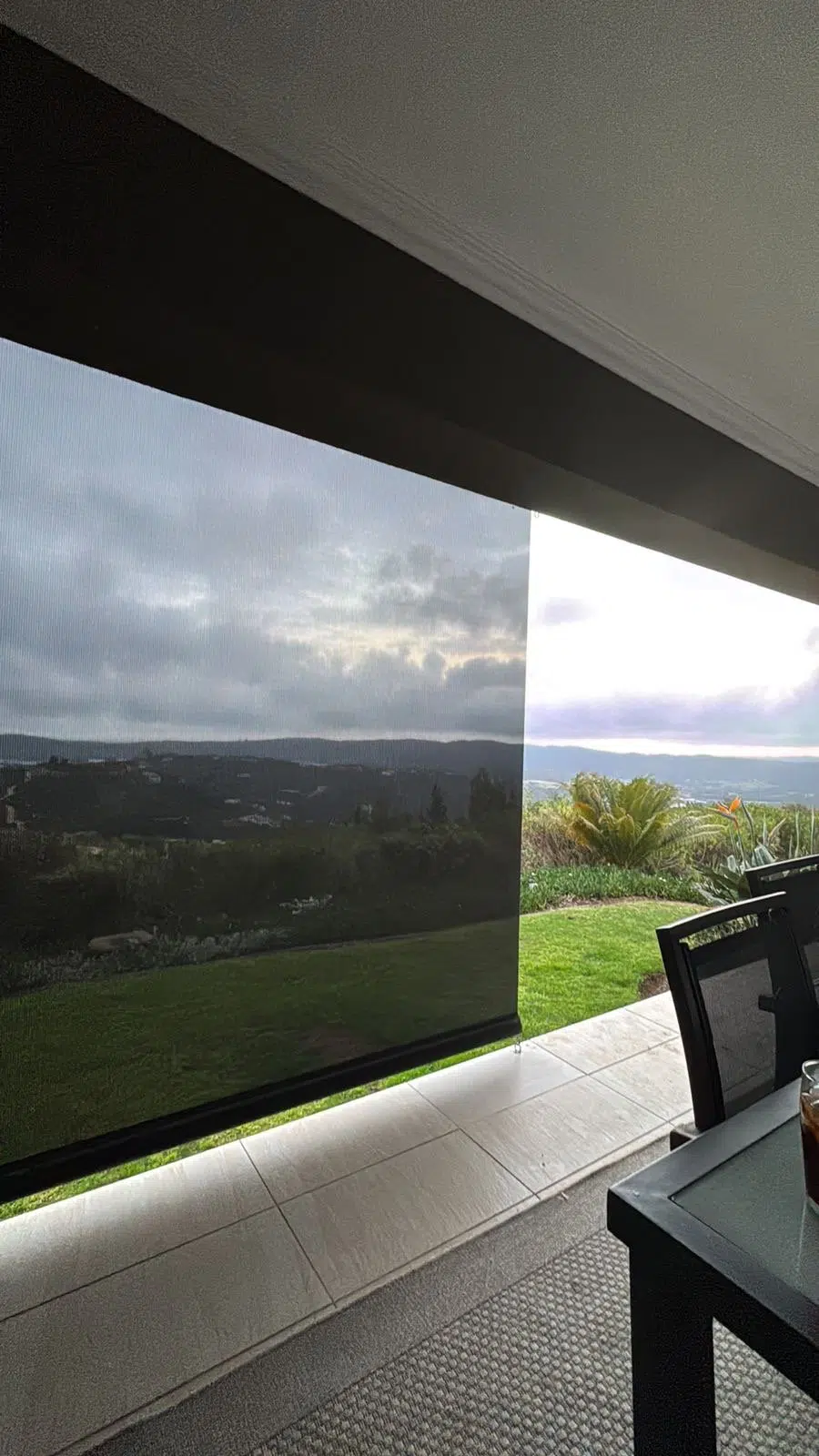 Outdoor blinds Knysna mountain-view patio by Custom Blinds®